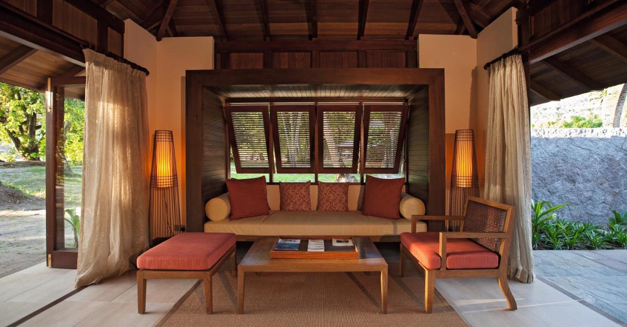 Constance Ephelia Hotel Port Glaud Екстериор снимка Interior of a villa at the Balesin Island Club