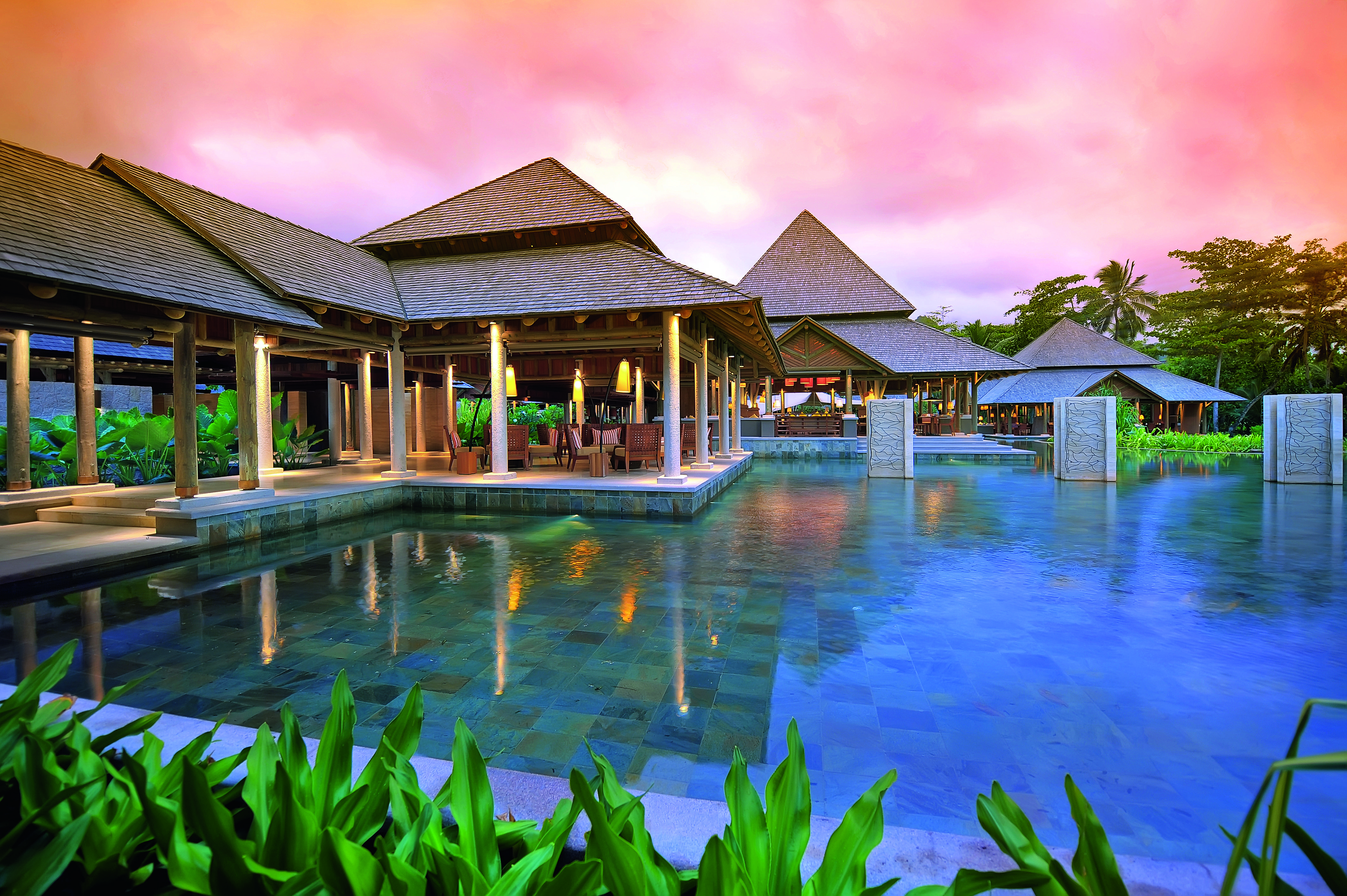 Constance Ephelia Hotel Port Glaud Екстериор снимка The swimming pool at the resort